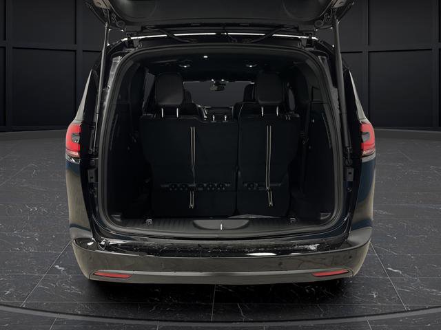 New 2026 Chrysler Pacifica Select w/ S Appearance Package image 13