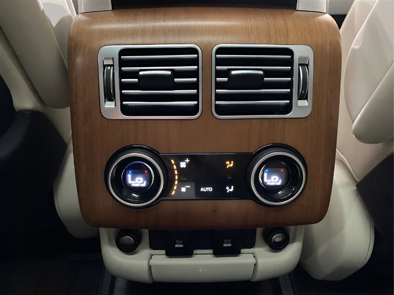 Used 2020 Land Rover Range Rover HSE image 19