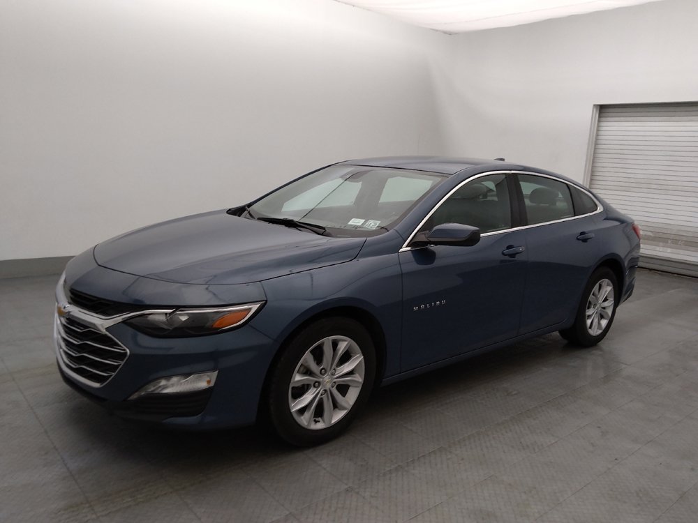 Used 2025 Chevrolet Malibu LT image 2