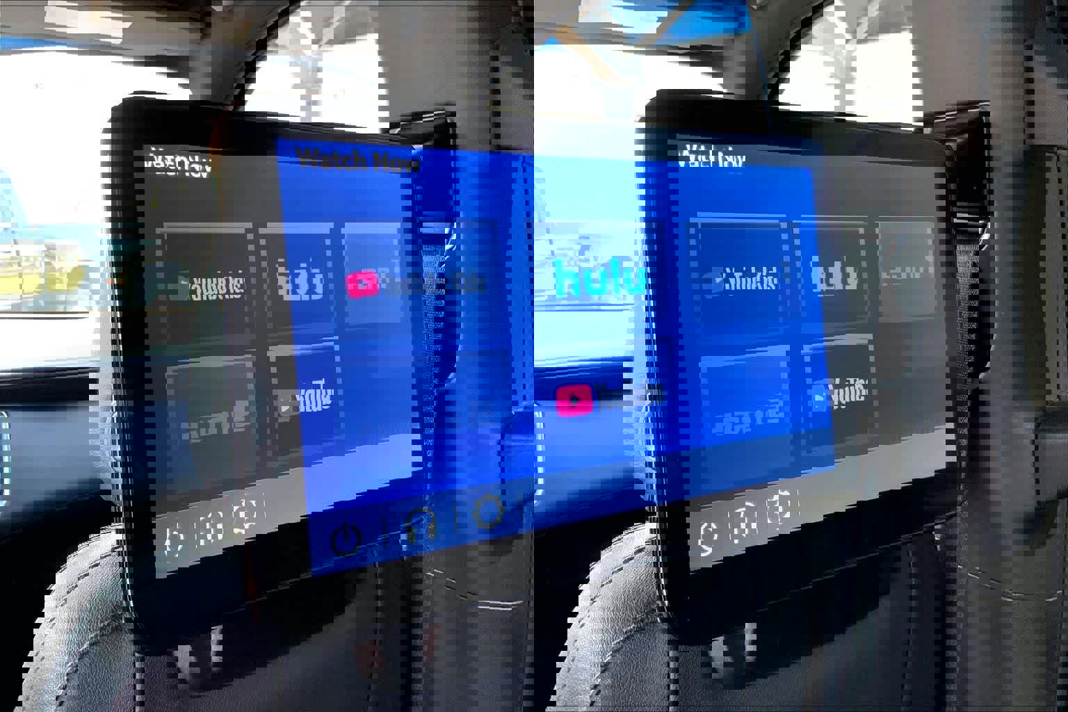 Used 2023 Chevrolet Suburban RST w/ Luxury Package image 36