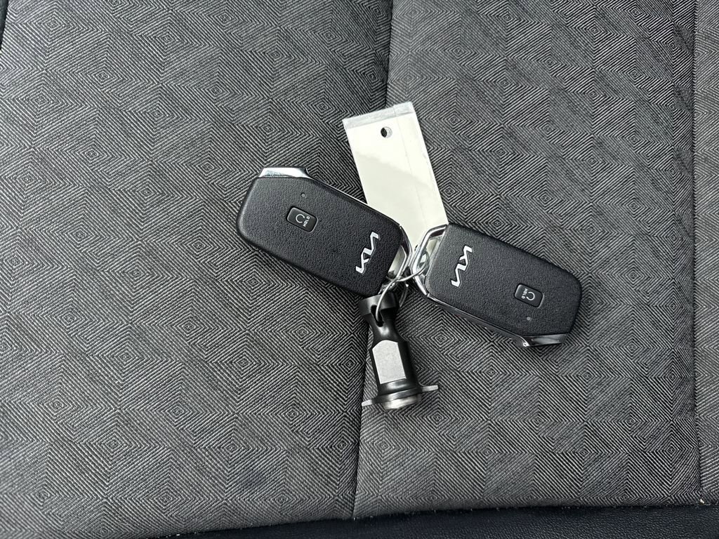 Certified 2022 Kia Niro LXS image 31