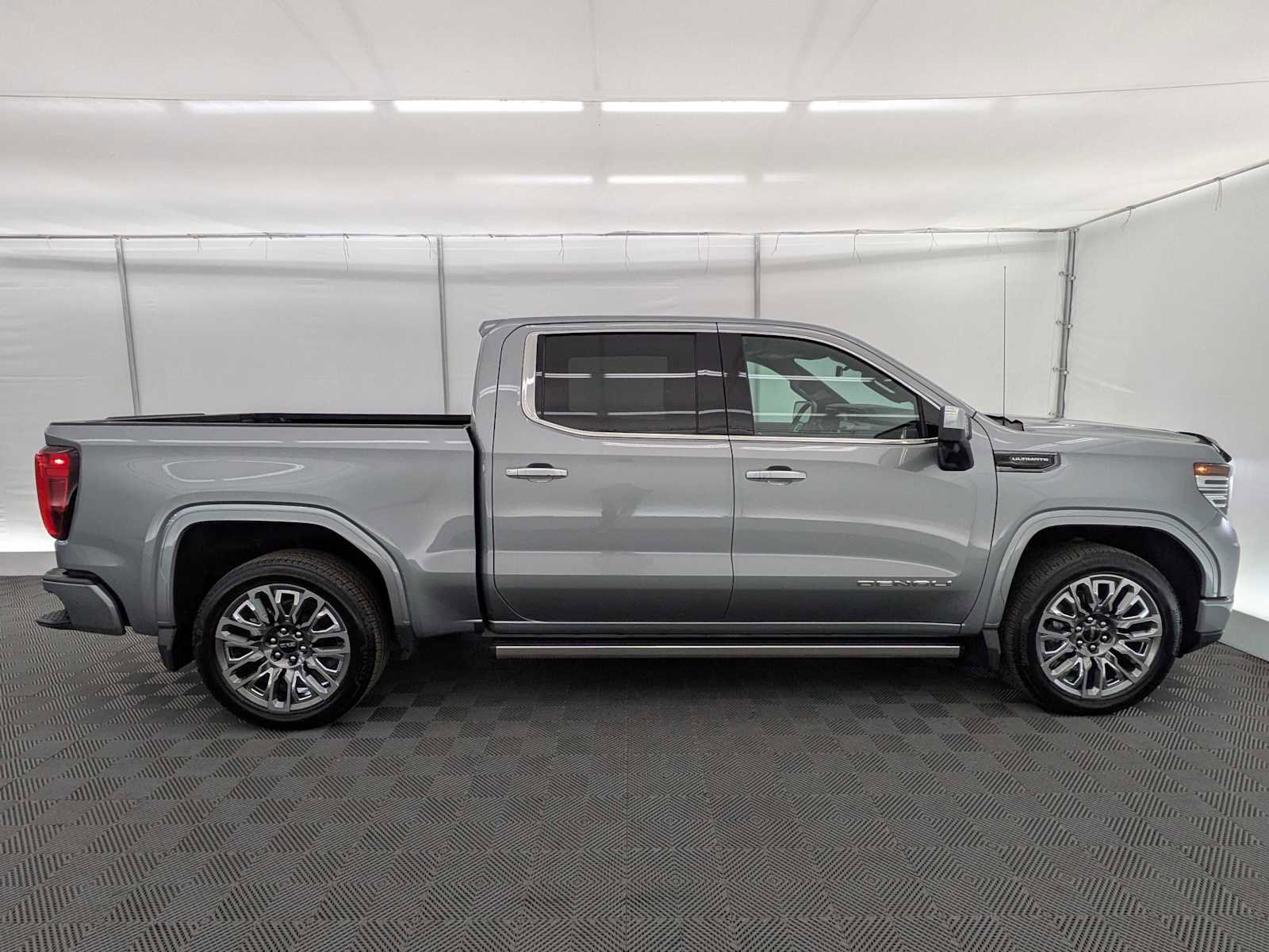 Used 2025 GMC Sierra 1500 Denali Ultimate image 7