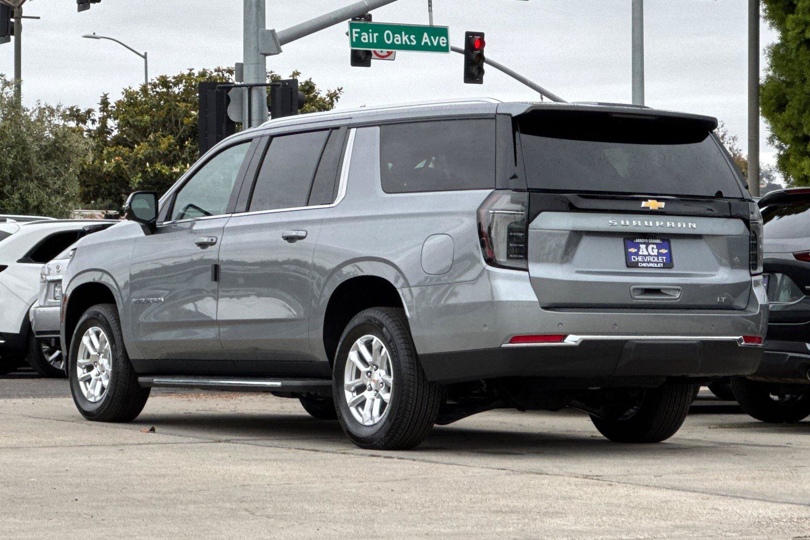 New 2026 Chevrolet Suburban LT w/ Comfort Package AWD/4WD image 8