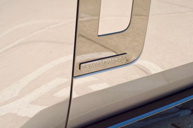 Used 2023 Land Rover Range Rover Long Wheelbase Autobiography AWD/4WD image 11
