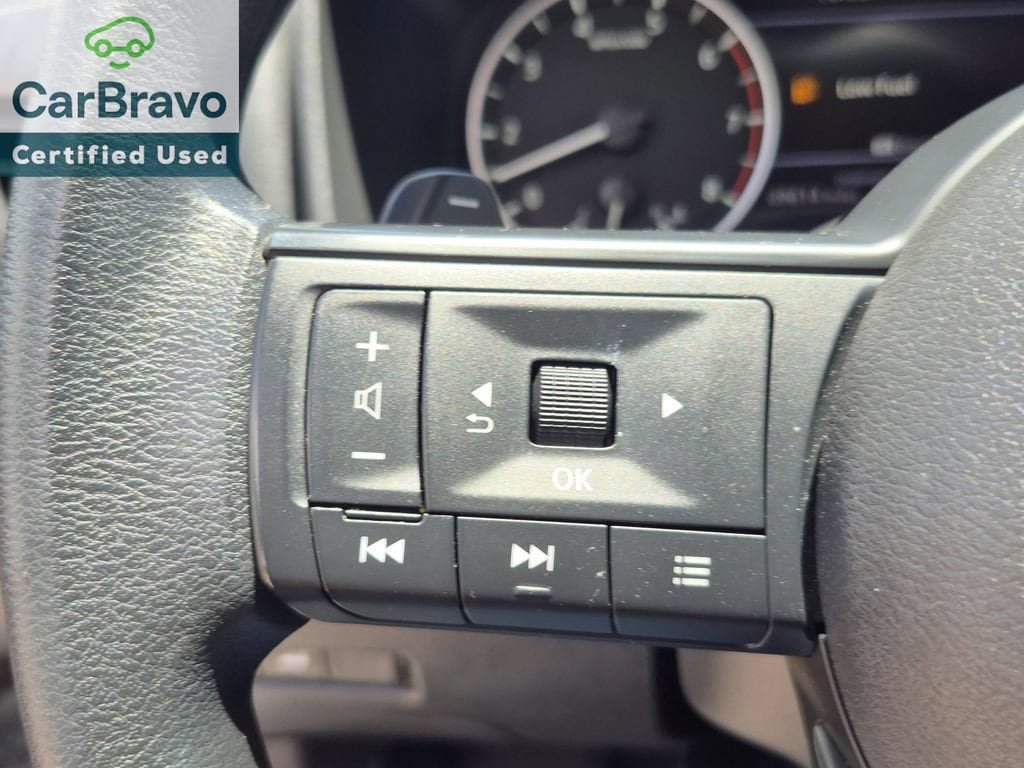 Used 2024 Nissan Rogue SV FWD image 20