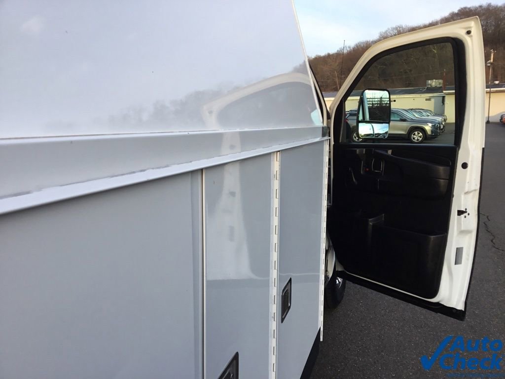 Used 2011 Chevrolet Express 3500 image 28