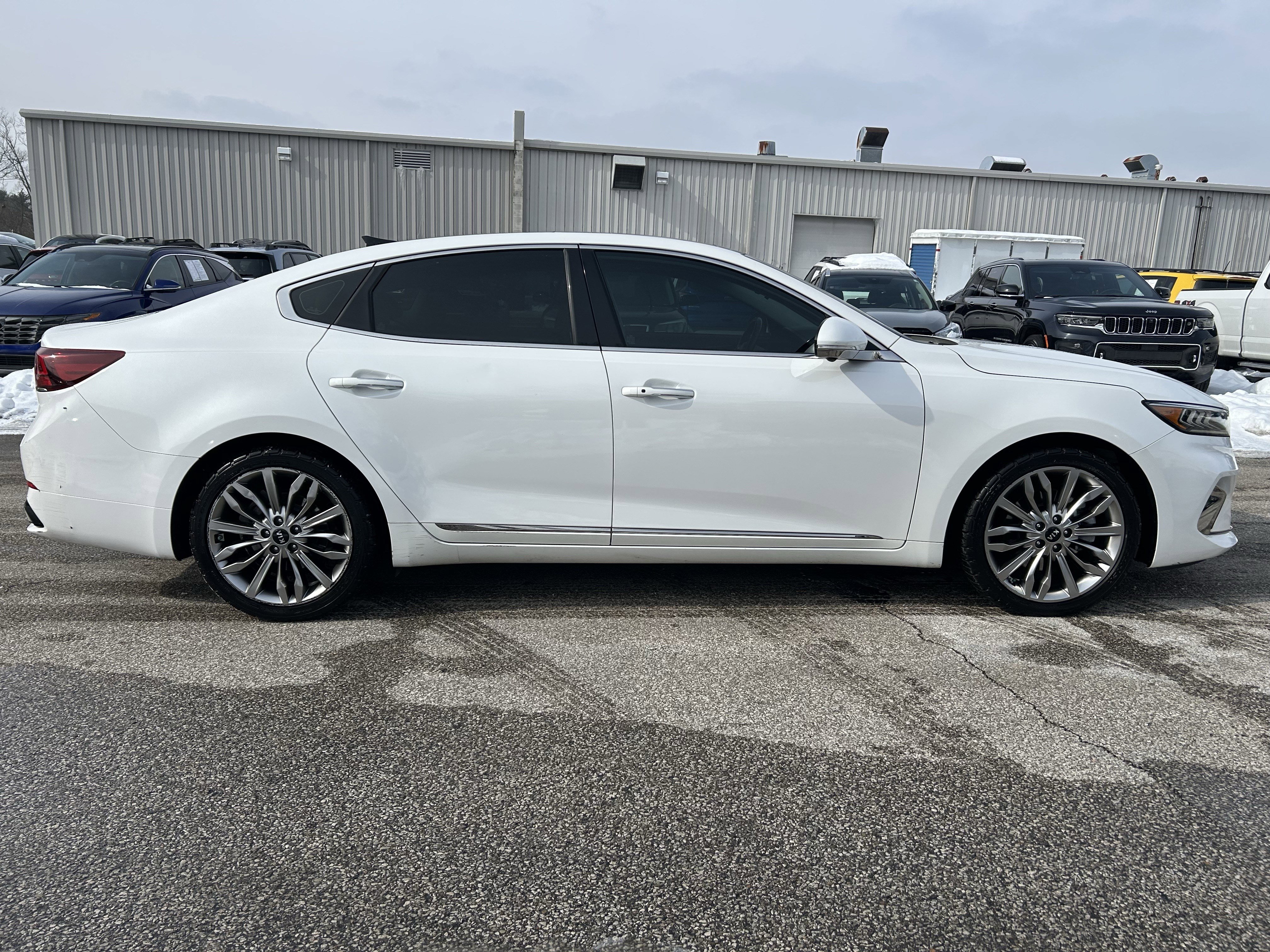 Used 2020 Kia Cadenza Limited image 8