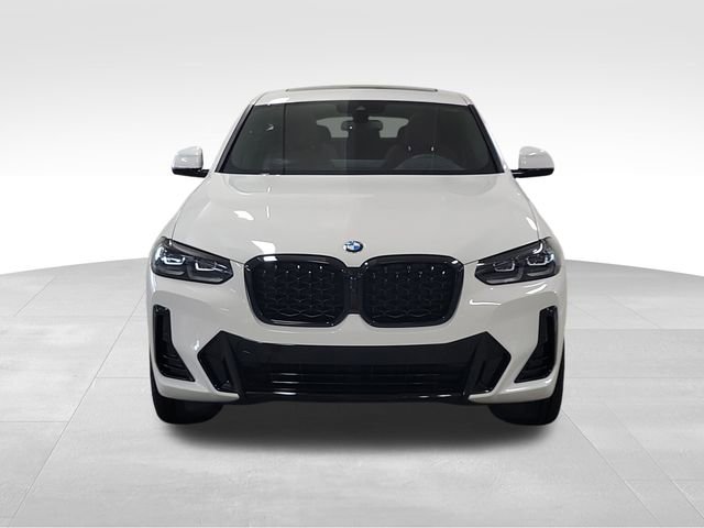 Used 2025 BMW X4 xDrive30i w/ Premium Package image 3