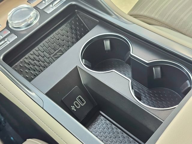 Used 2025 Lincoln Nautilus Reserve AWD/4WD image 37