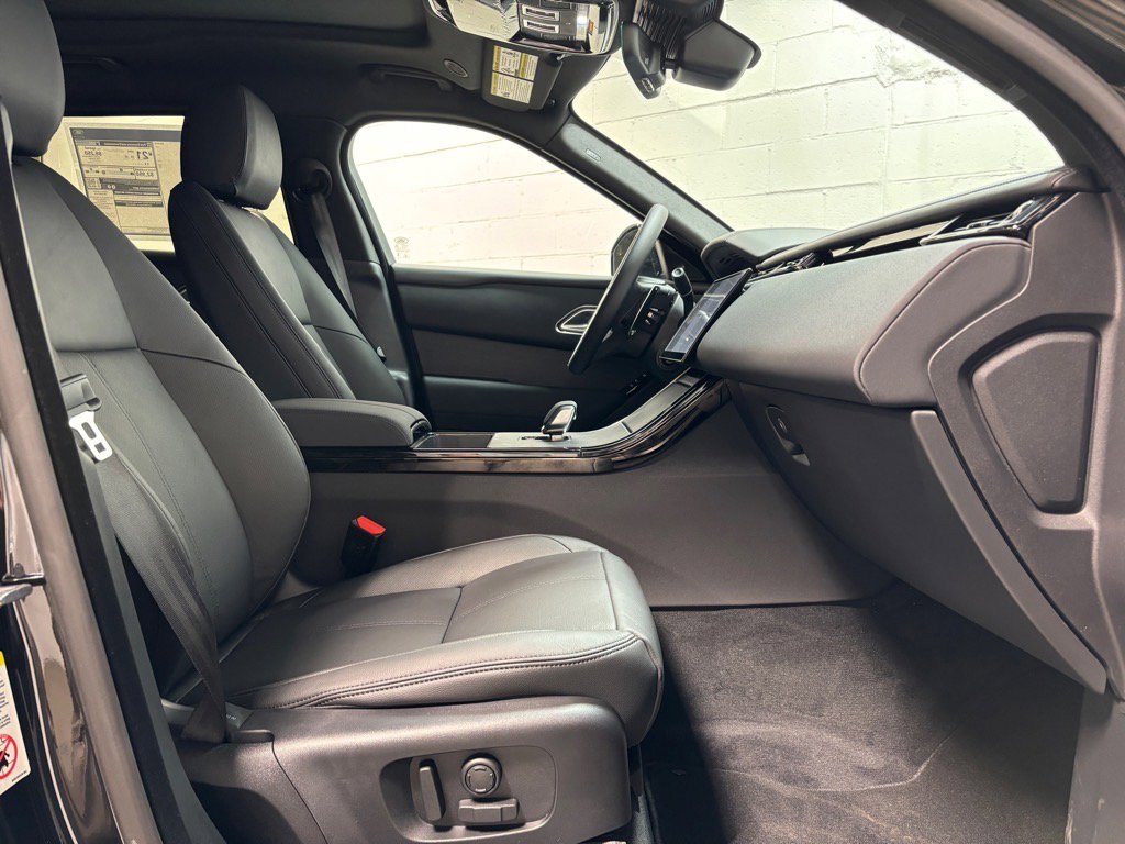 New 2026 Land Rover Range Rover Velar Dynamic SE image 31