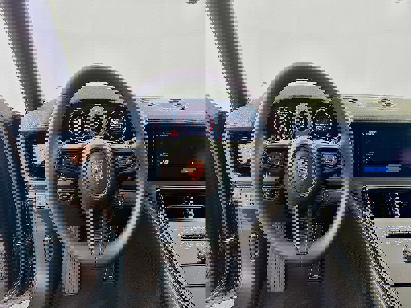 New 2025 Porsche Panamera 4 image 12