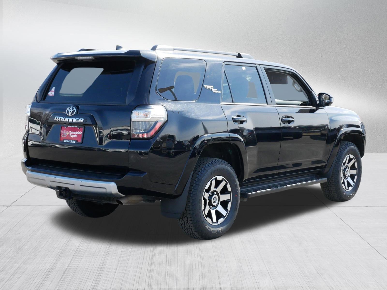 Certified 2024 Toyota 4Runner TRD Off-Road AWD/4WD image 7