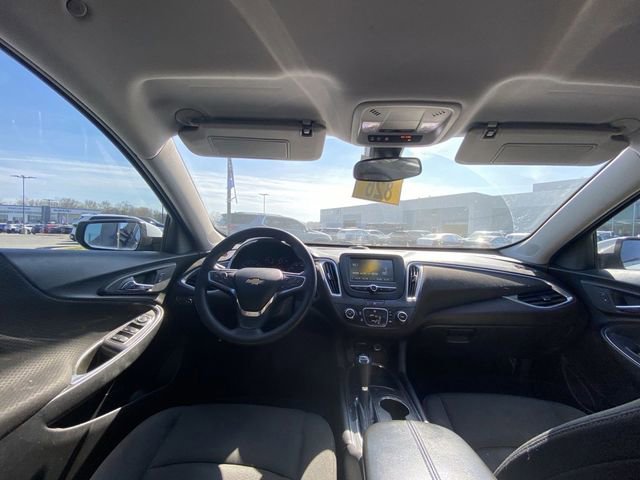 Used 2016 Chevrolet Malibu LT image 5