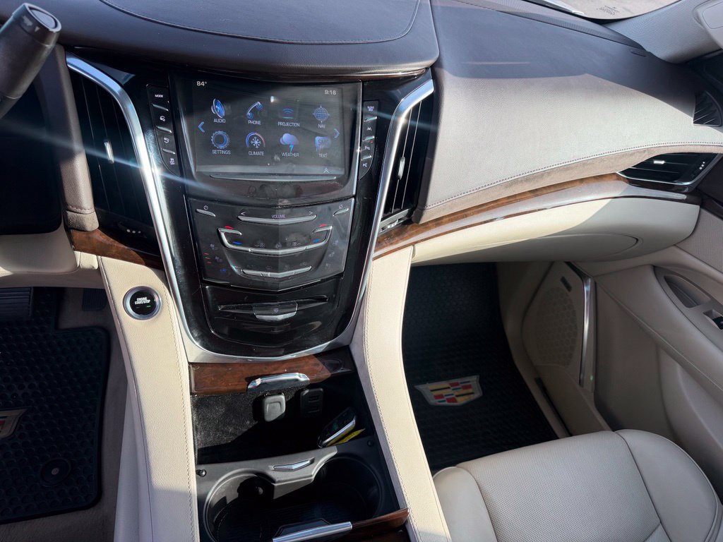 Used 2017 Cadillac Escalade ESV Luxury AWD/4WD image 40