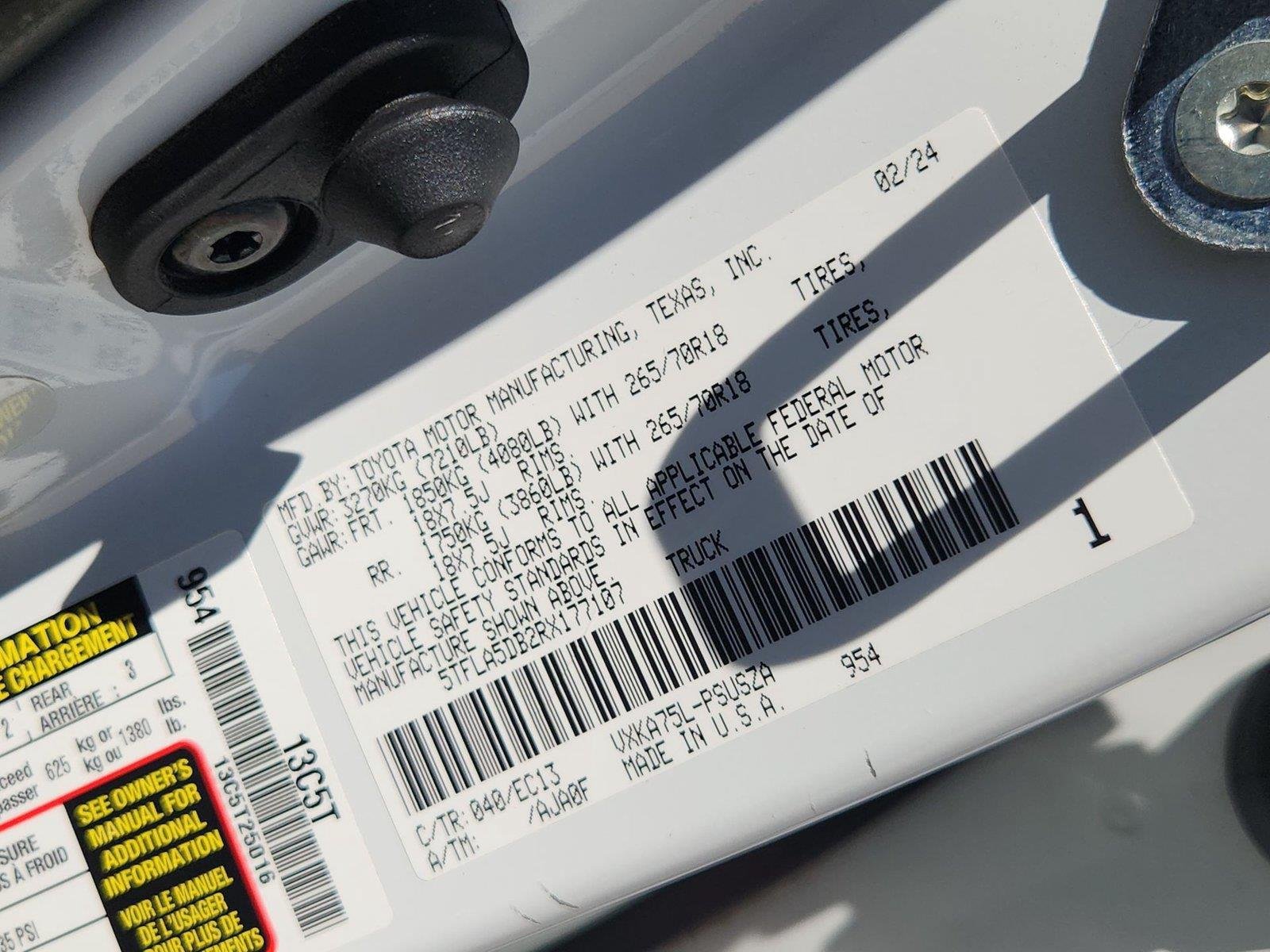 Used 2024 Toyota Tundra SR5 w/ SR5 Premium Package AWD/4WD image 32