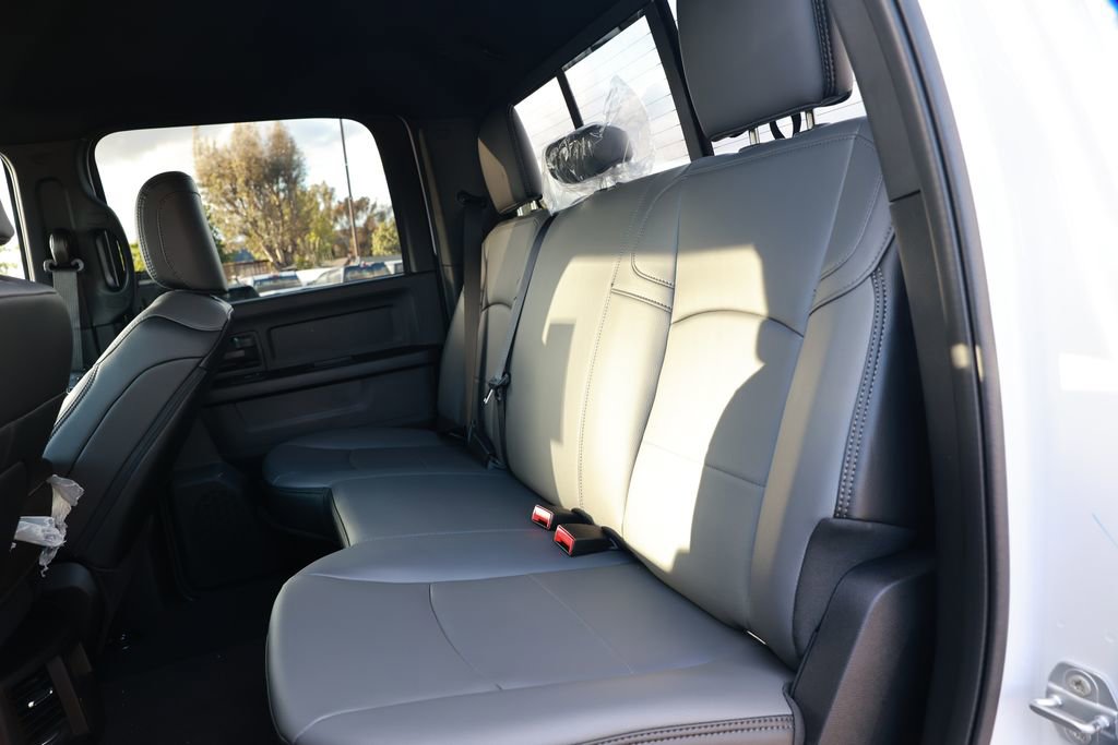 New 2026 RAM 3500 Tradesman AWD/4WD image 32