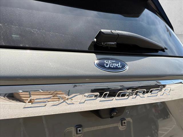 Certified 2020 Ford Explorer XLT w/ Equipment Group 202A AWD/4WD image 10