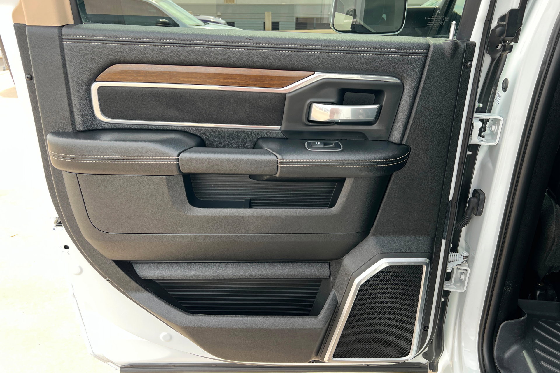 Used 2022 RAM 2500 Laramie image 18