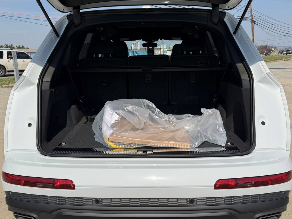 New 2026 Audi Q7 3.0T Premium Plus AWD/4WD image 16