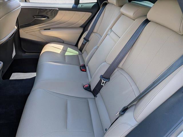 Used 2021 Lexus LS 500 w/ Cold Weather Package (CK) RWD image 20