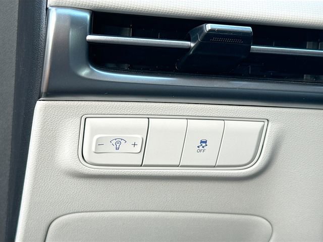 Certified 2026 Hyundai Tucson SE FWD image 10