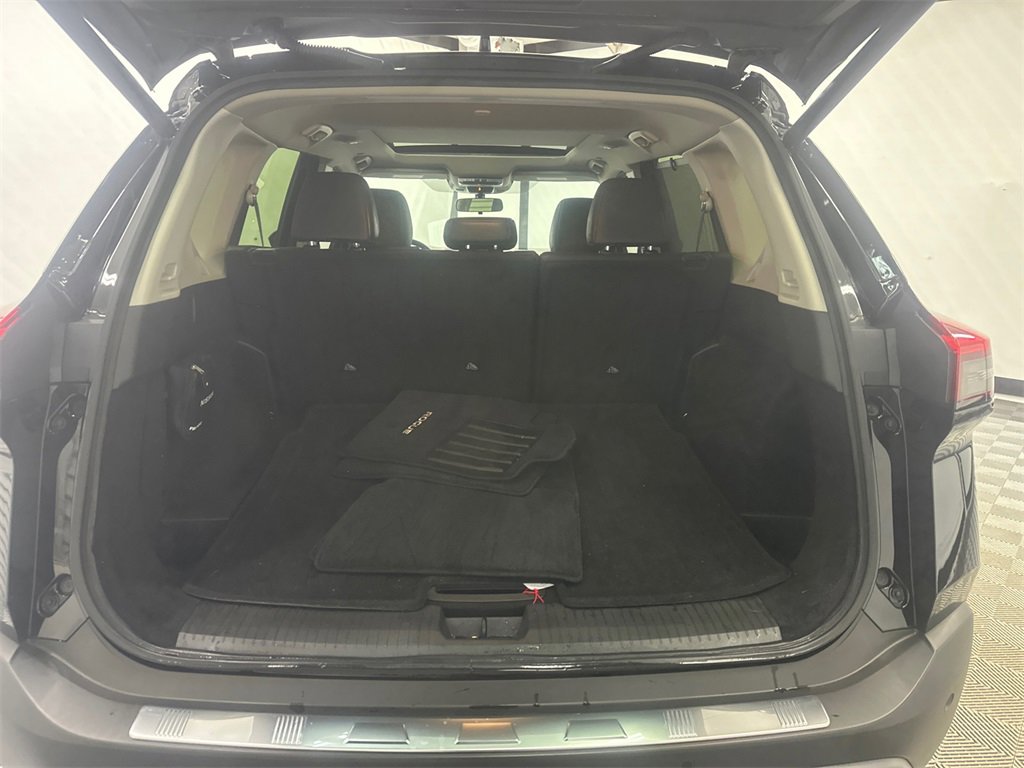 Used 2023 Nissan Rogue SV w/ SV Premium B Package image 19