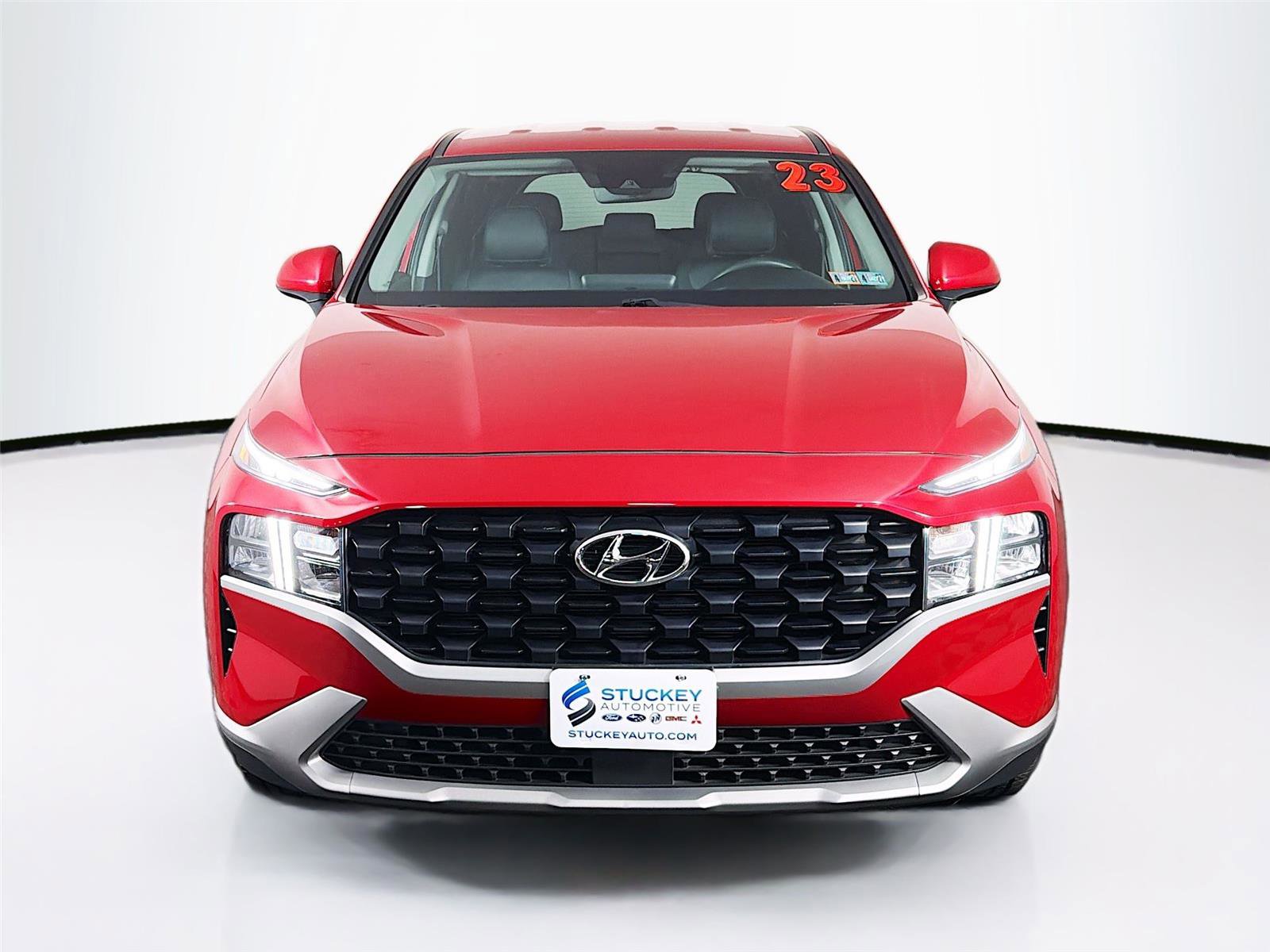 Used 2023 Hyundai Santa Fe SE AWD/4WD image 2