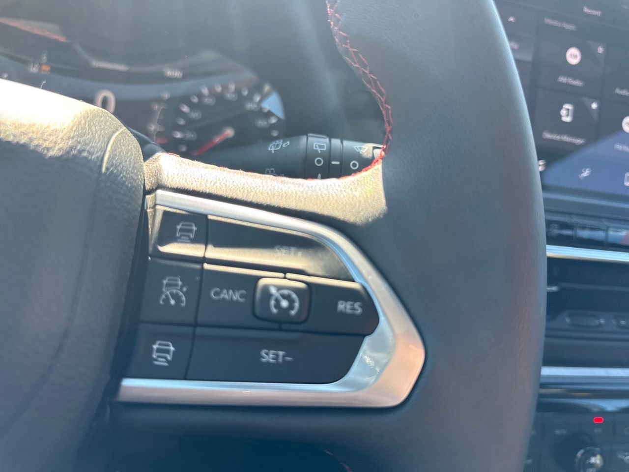 Used 2024 Jeep Compass Trailhawk image 23