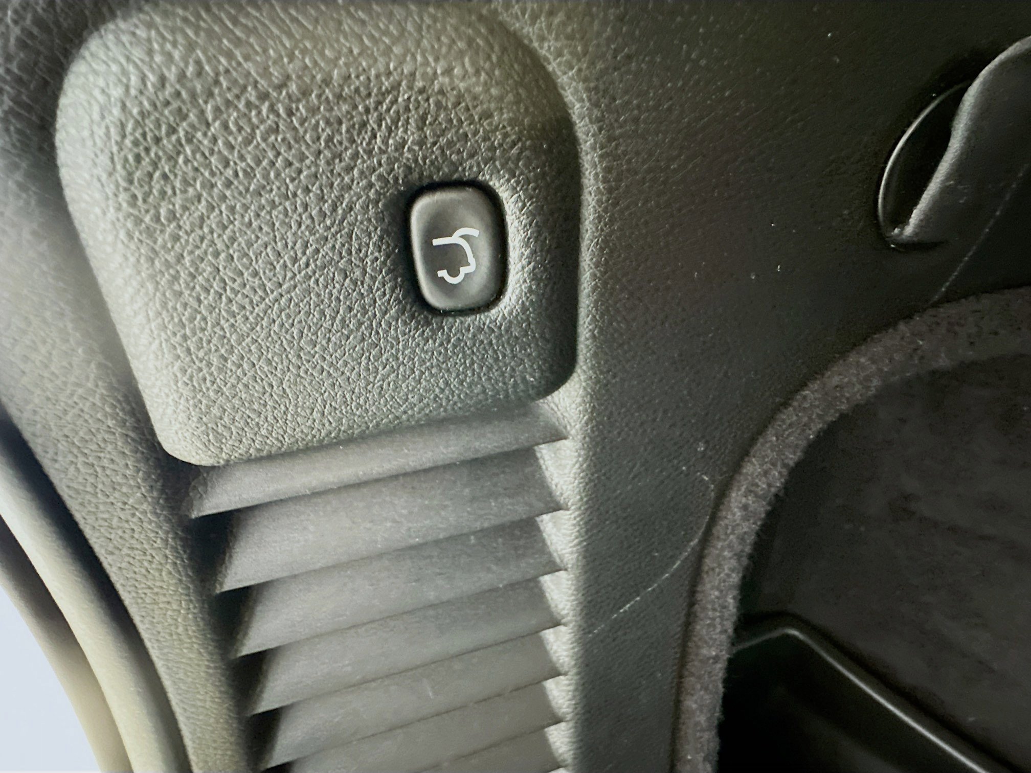 Used 2014 Jeep Grand Cherokee Limited image 36