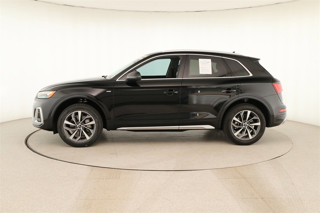 Certified 2023 Audi Q5 2.0T Premium w/ Convenience Package image 2