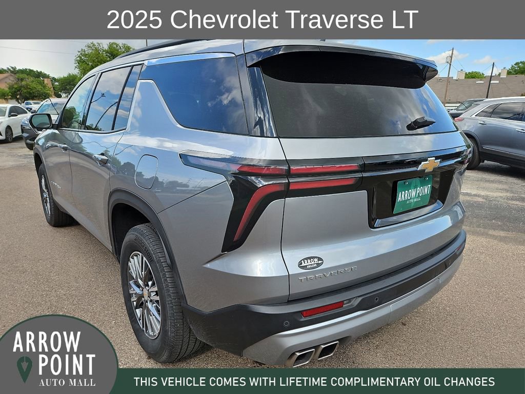 Used 2025 Chevrolet Traverse LT FWD image 9