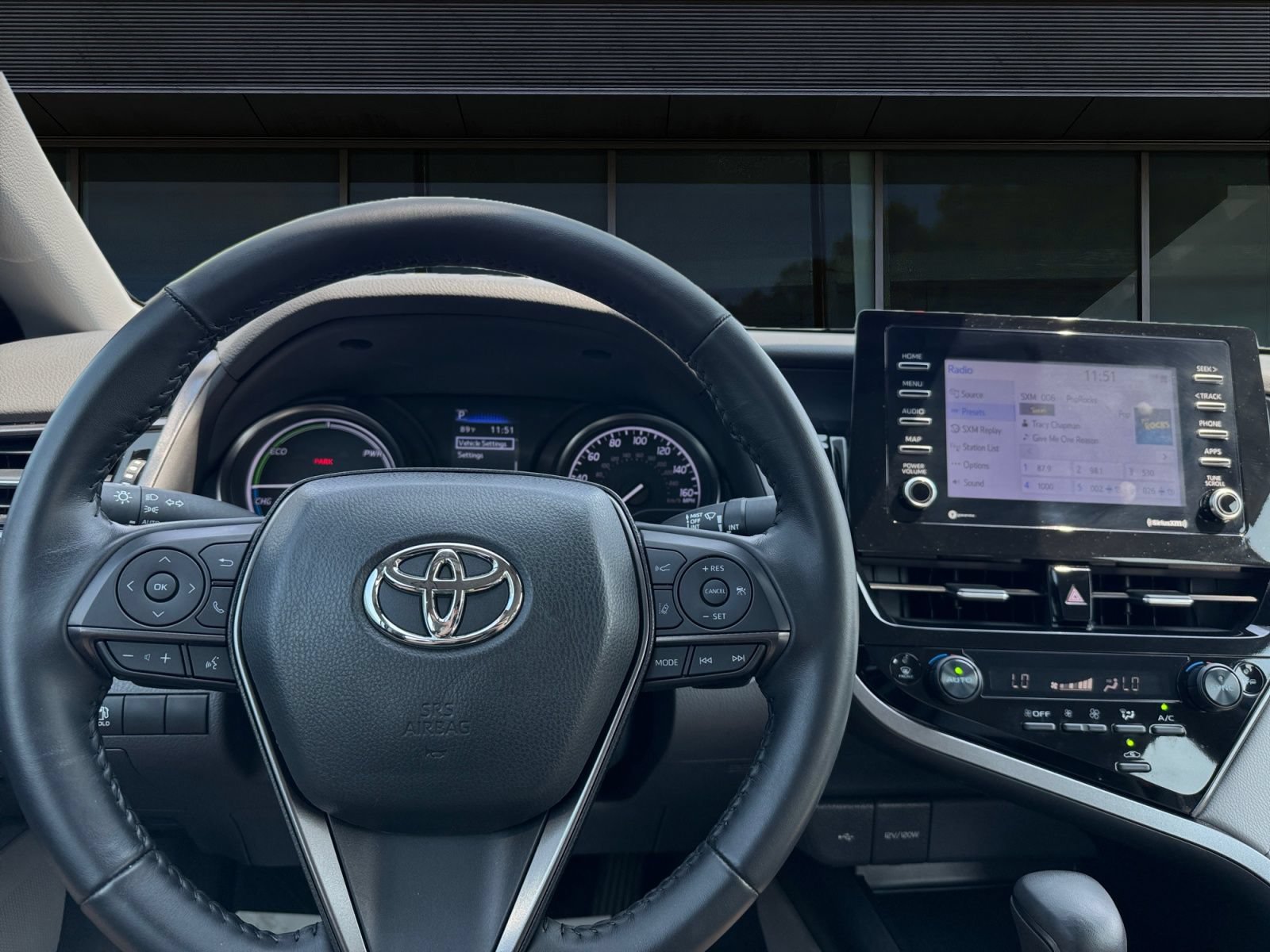 Used 2024 Toyota Camry SE FWD image 3