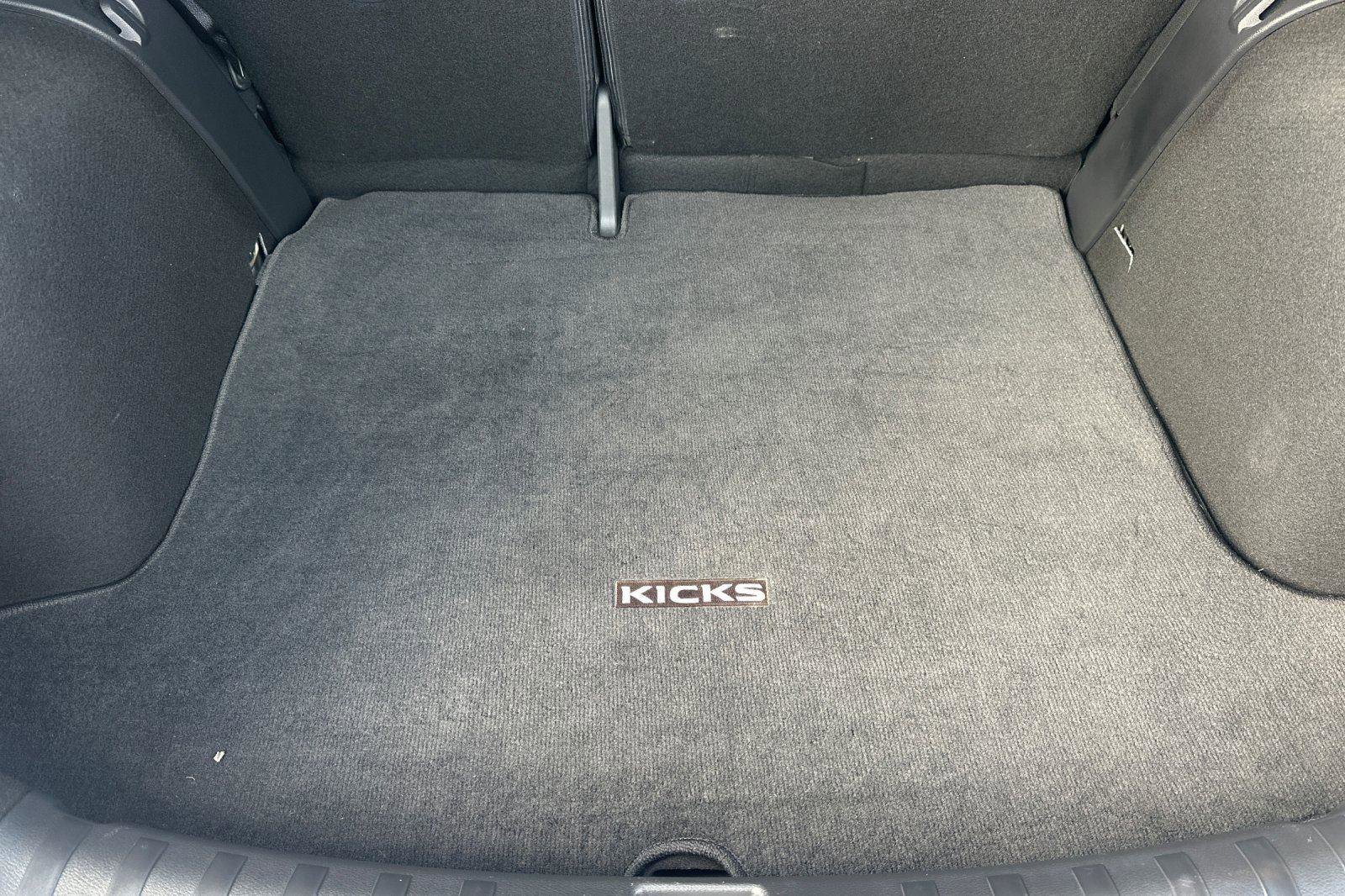 Used 2024 Nissan Kicks S image 14