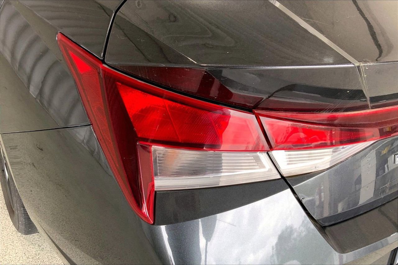 Used 2021 Hyundai Elantra SEL image 13