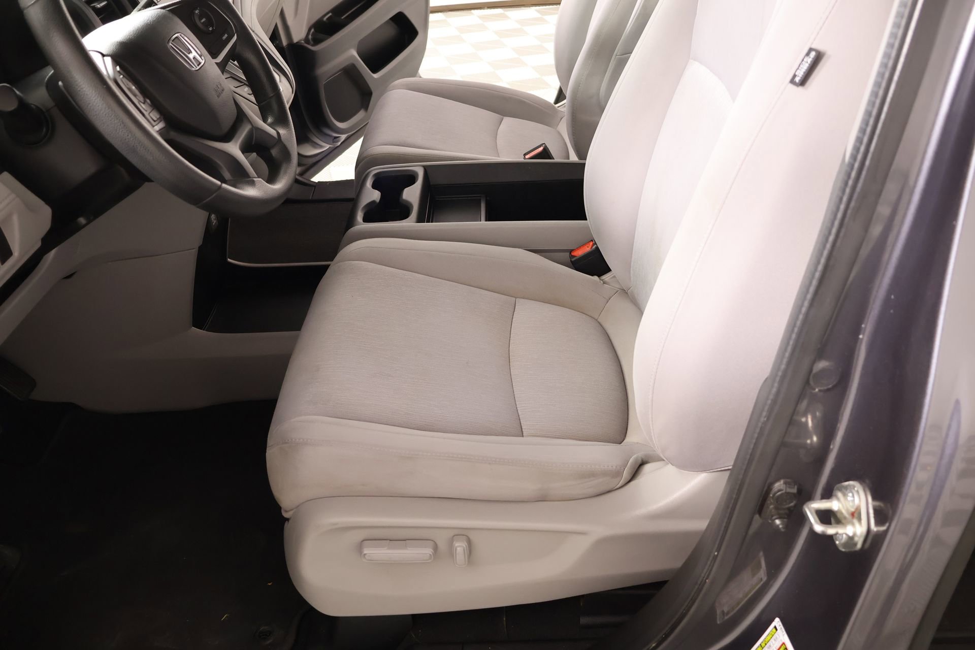 Used 2018 Honda Odyssey LX image 9