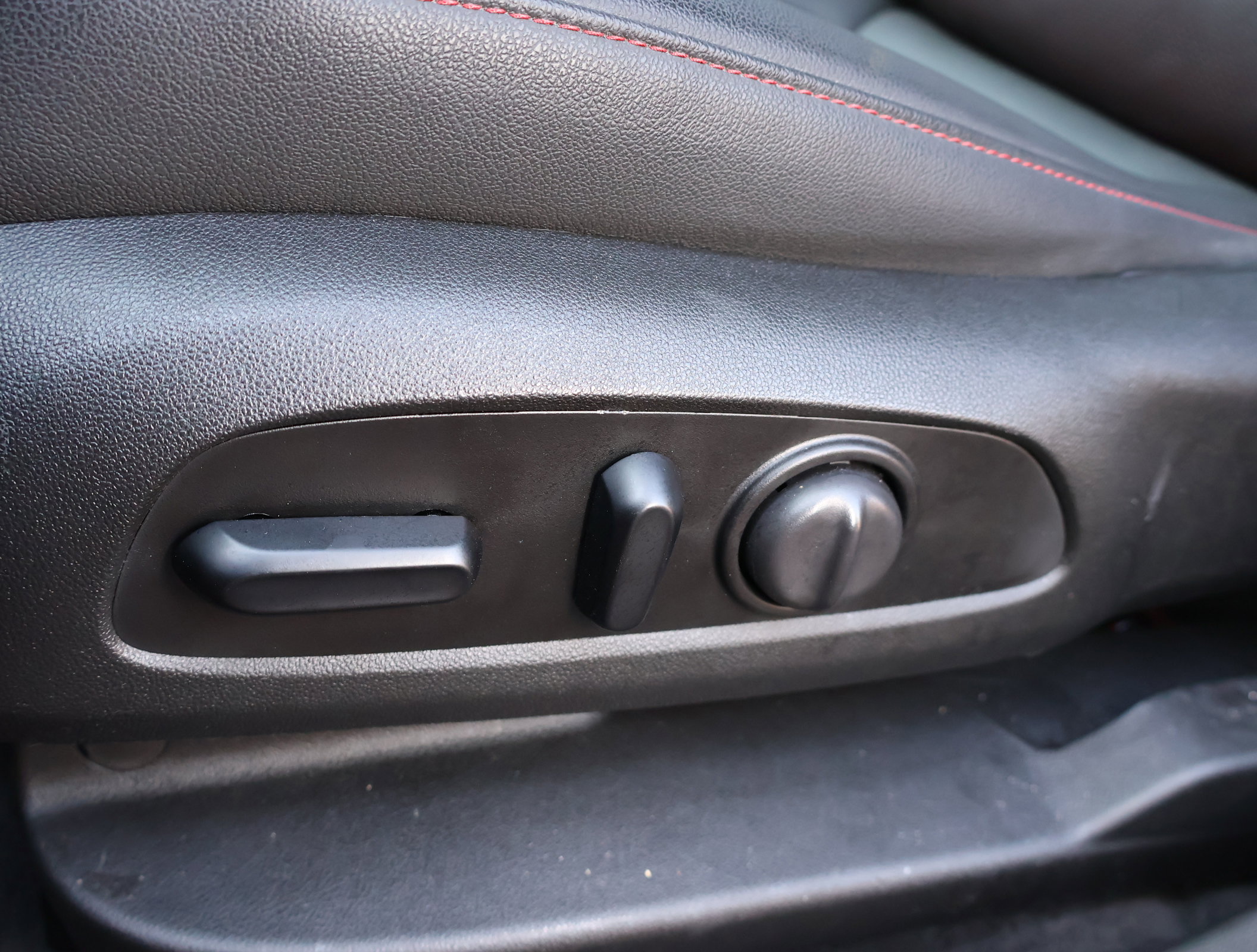 Used 2021 Chevrolet Blazer RS w/ Enhanced Convenience Package image 12