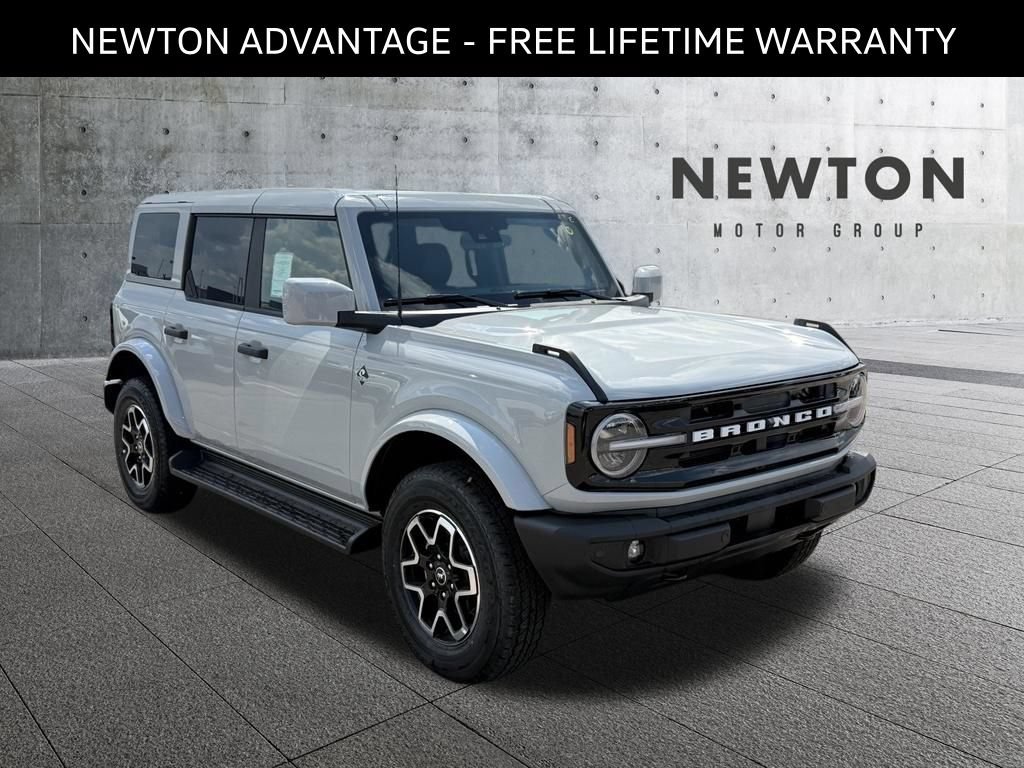 New 2026 Ford Bronco Outer Banks AWD/4WD image 1