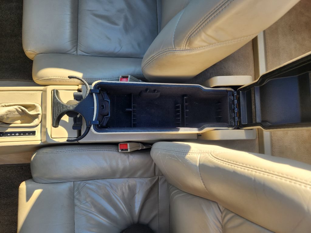 Used 1993 Cadillac Allante FWD image 34