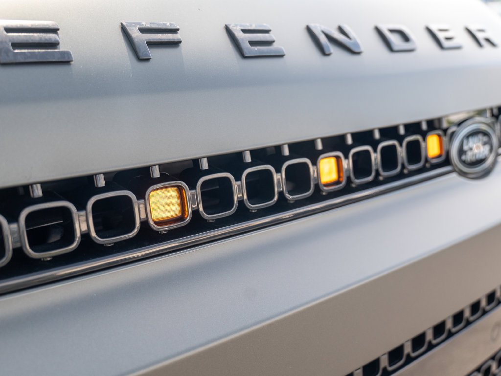 Used 2025 Land Rover Defender 110 AWD/4WD image 15
