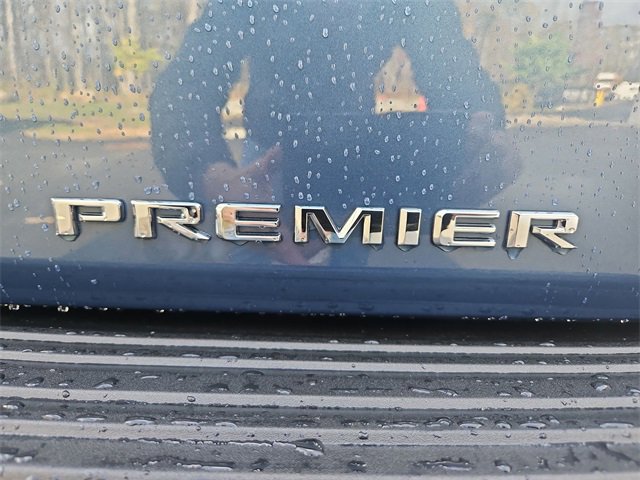 Certified 2025 Chevrolet Suburban Premier image 33