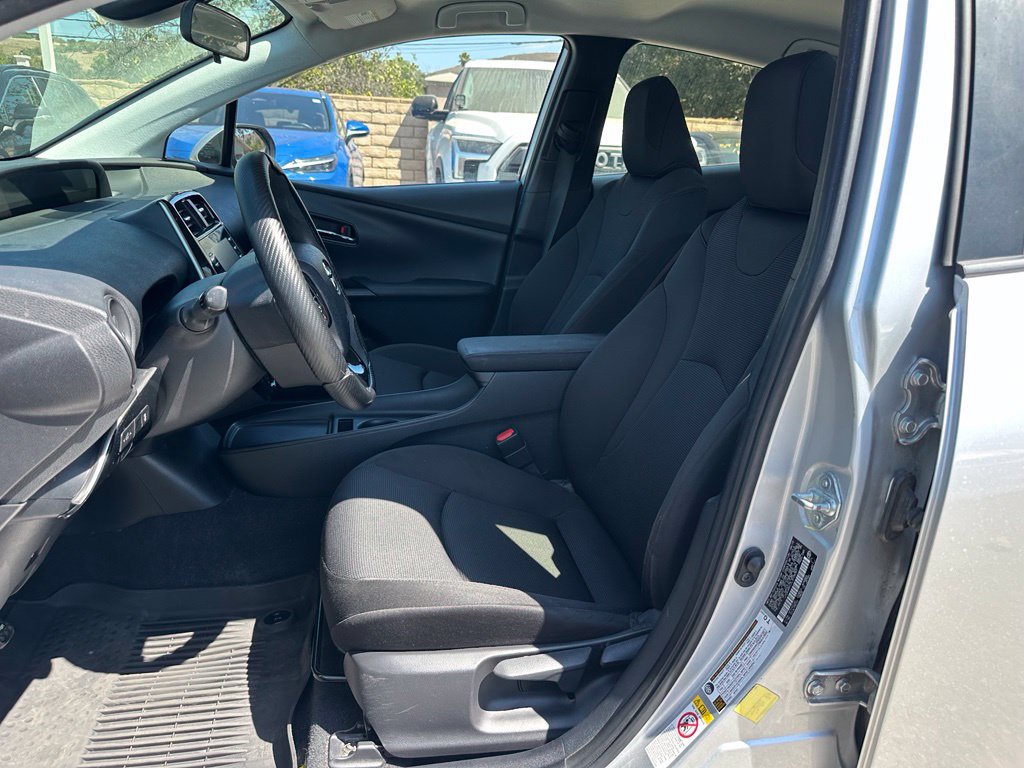 Certified 2020 Toyota Prius L Eco w/ Carpet Mat Package FWD image 10
