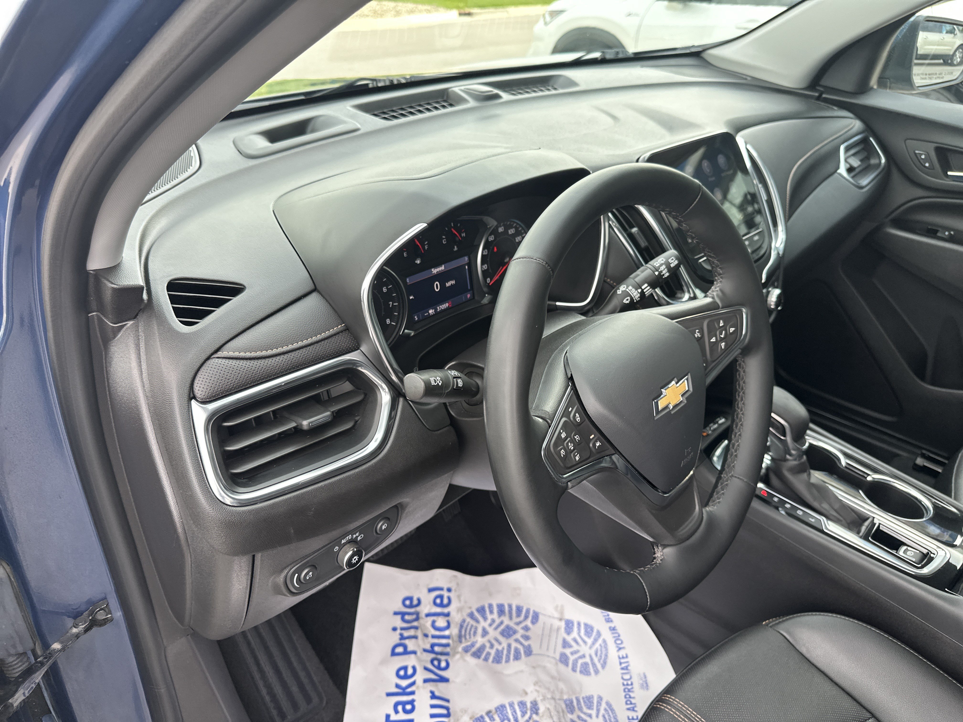 Used 2024 Chevrolet Equinox Premier FWD image 11