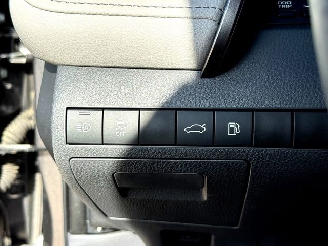 Used 2018 Toyota Camry XLE image 14