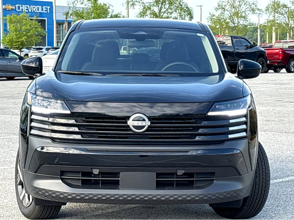 Used 2025 Nissan Kicks SV image 2