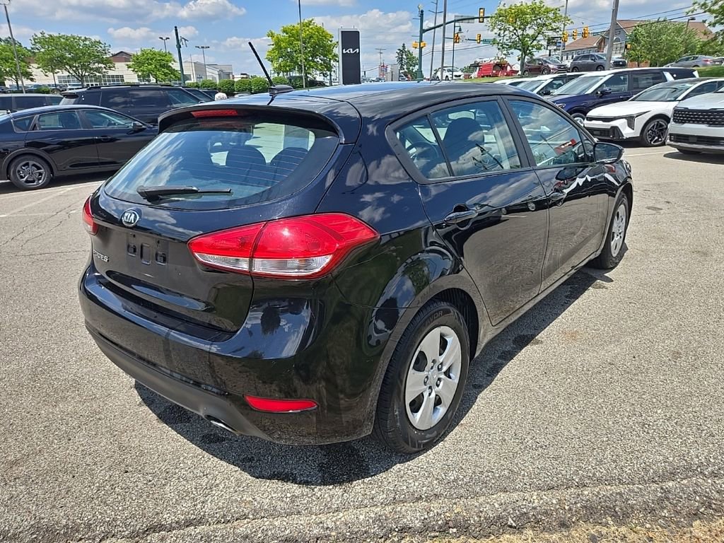 Used 2017 Kia Forte LX FWD image 3
