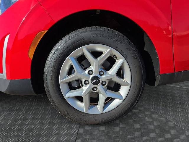 Used 2023 Kia Soul LX w/ Option Group 015 FWD image 32