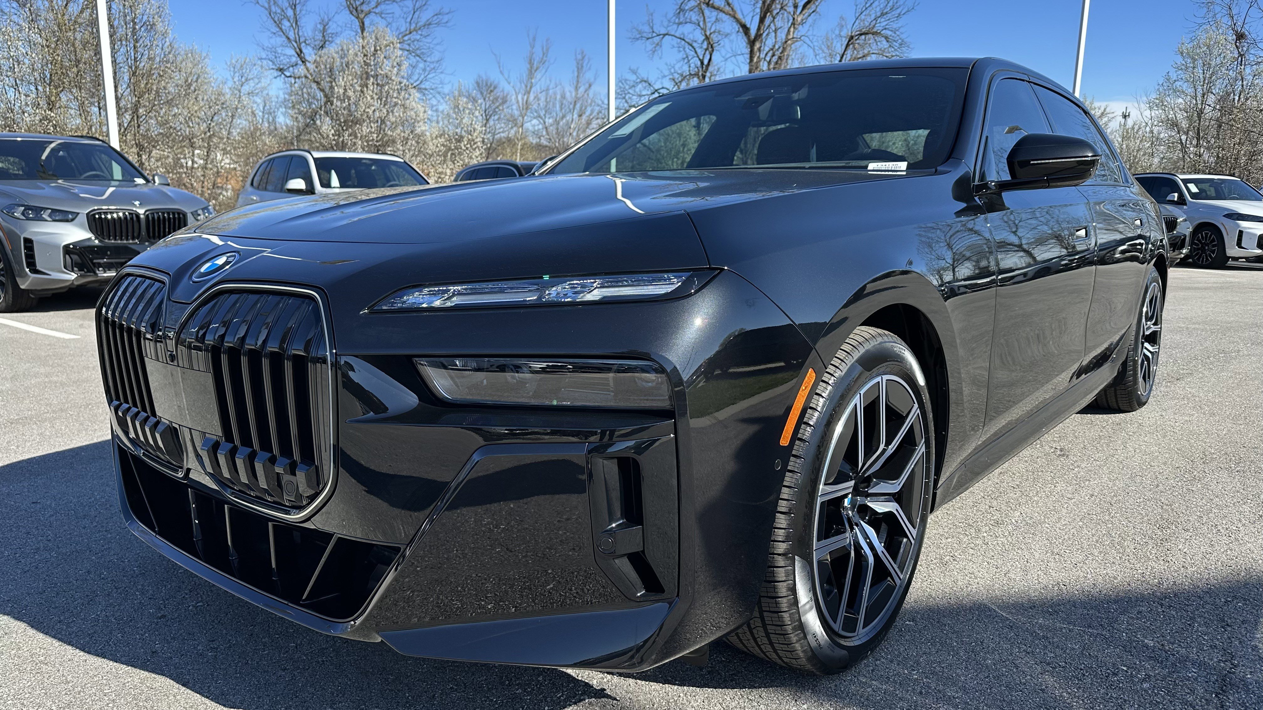 Used 2026 BMW i7 xDrive60 w/ Executive Package AWD/4WD image 5
