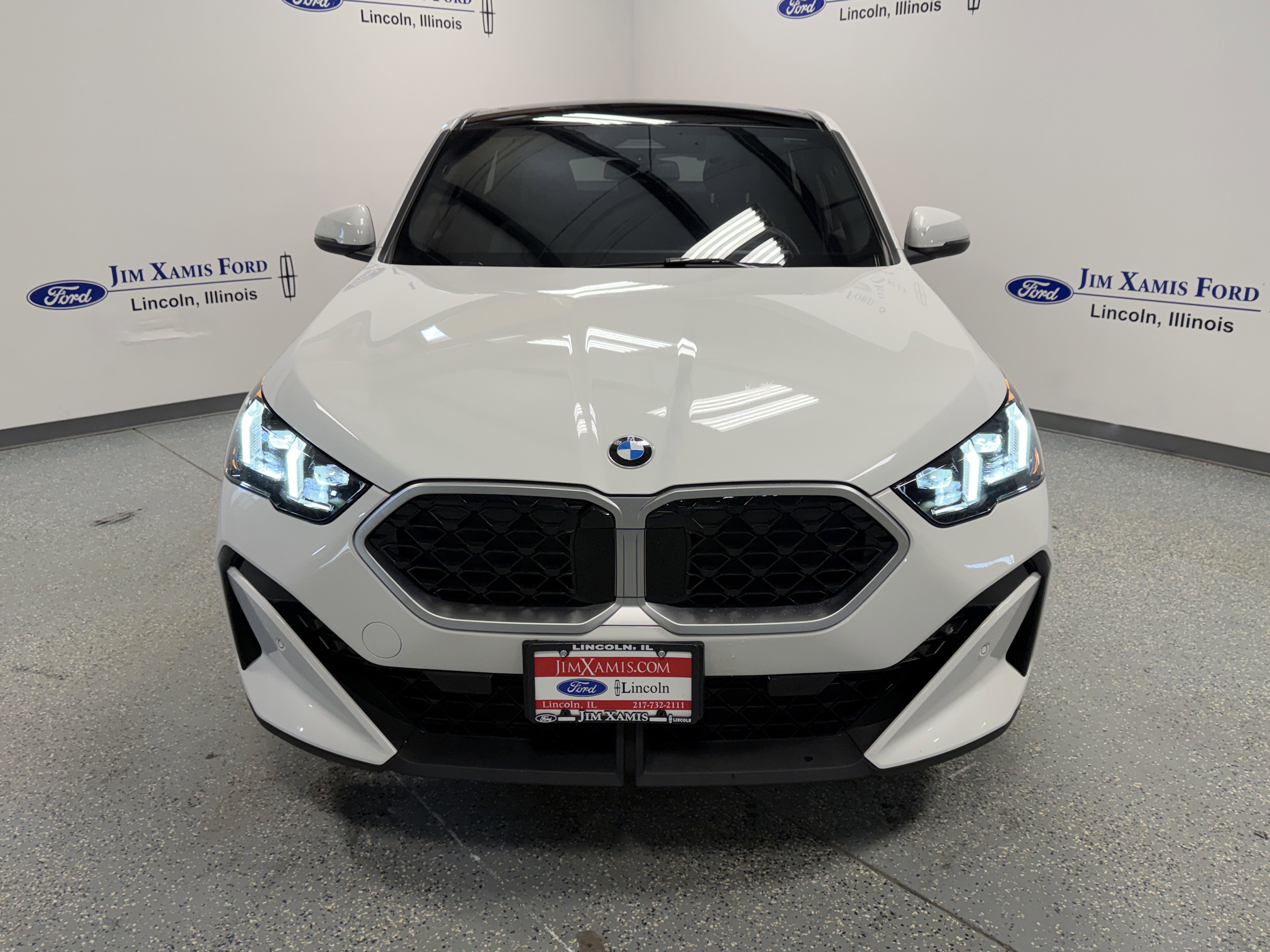 Used 2025 BMW X2 xDrive28i image 2
