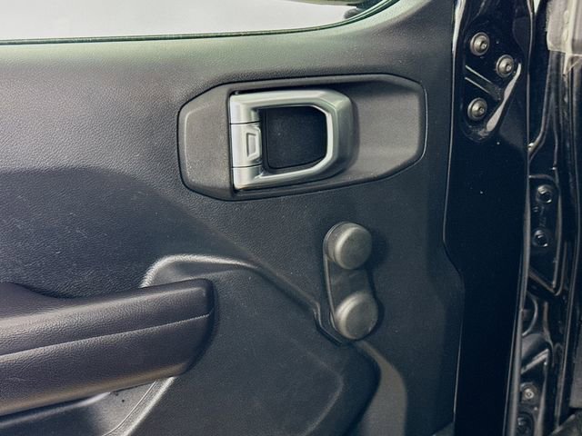 Used 2018 Jeep Wrangler Sport AWD/4WD image 17