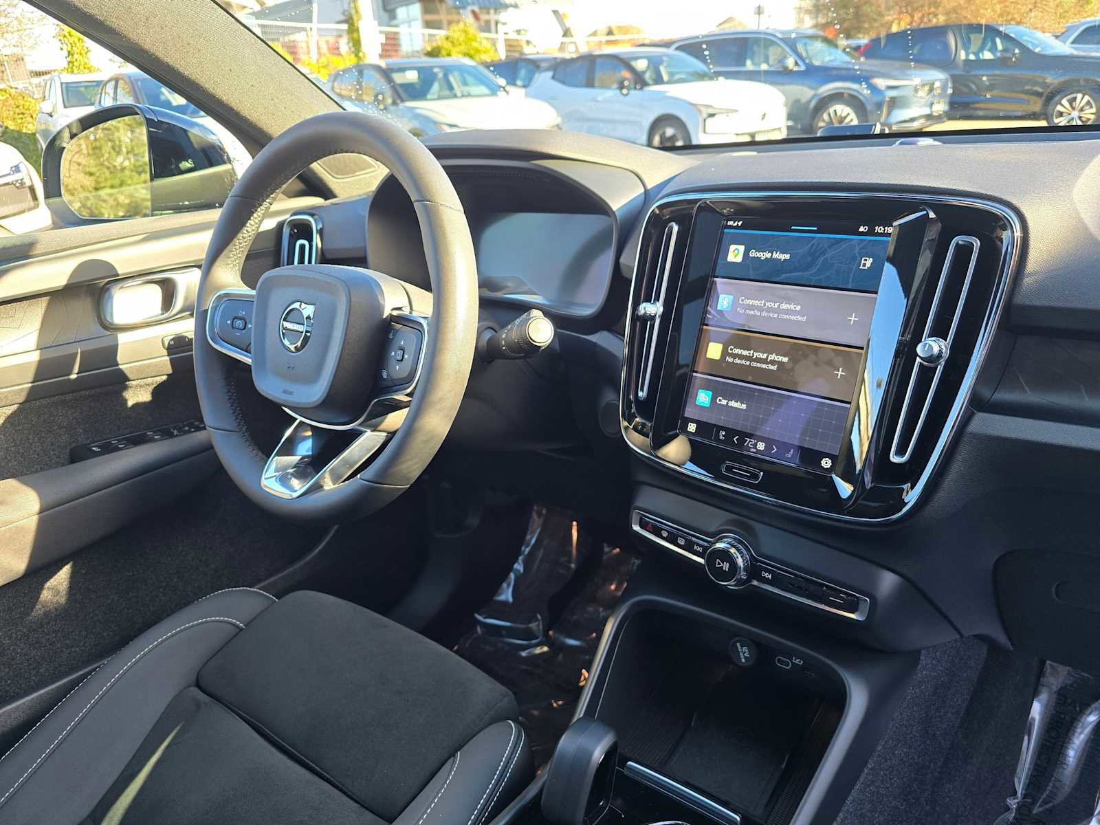 Used 2023 Volvo XC40 Recharge Plus w/ Protection Package Premier image 12